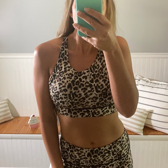 LAST3🧁UNLEASHED- SPORTS BRA - Picture 3 of 4